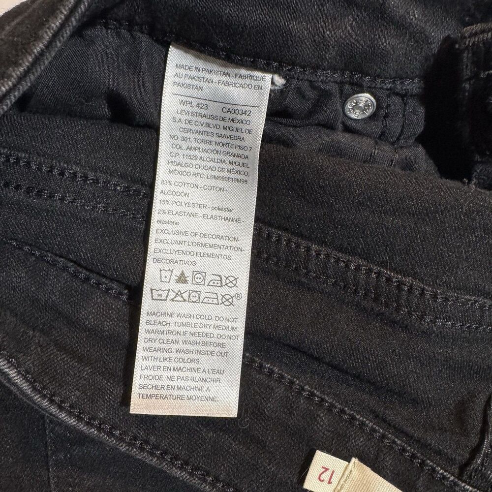 Levi Women's Jeans 12 Black, Classic Straight Denim ,Button Zip Up , Black Label - Picture 3 of 8
